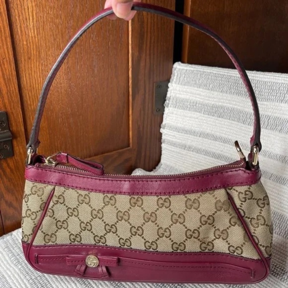VINTAGE GUCCI mayfair mini accessory pouch hand/shoulder bag